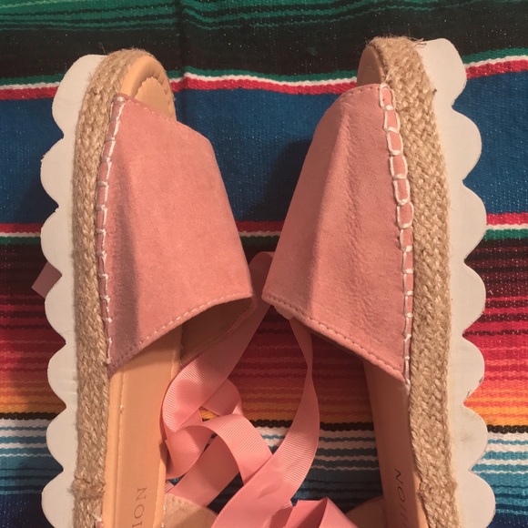 SOLD !!! ROSE COLOR WEDGE SANDALS W/ RIBBON TIE 9 - Picture 5 of 6